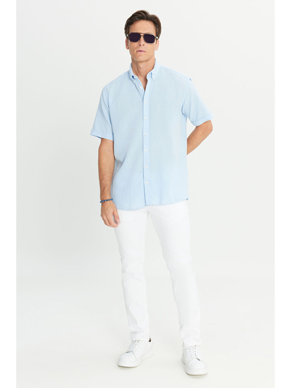 Erkek Açık Mavi %100 Pamuk Comfort Fit Rahat Kesim Düğmeli Gömlek Yaka Armürlü Gömlek-1