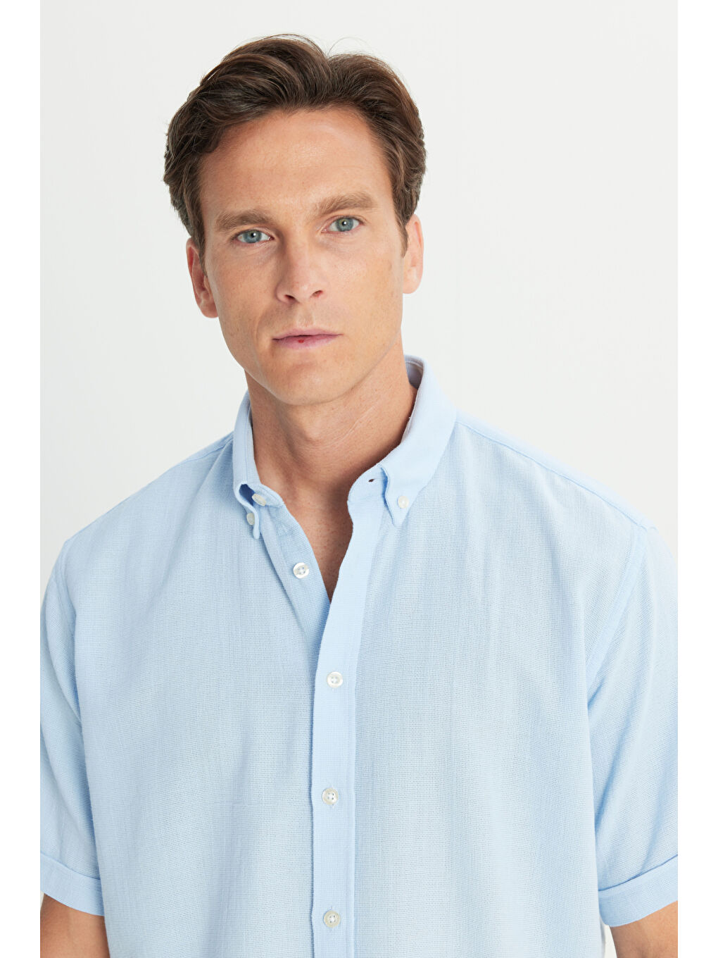Erkek Açık Mavi %100 Pamuk Comfort Fit Rahat Kesim Düğmeli Gömlek Yaka Armürlü Gömlek-4