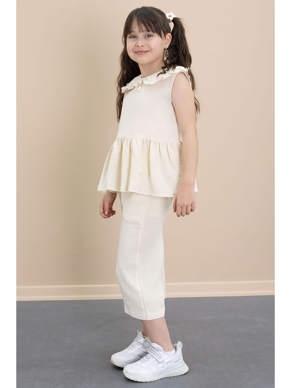 Bej Sıfır Kol Bebe Yaka Bluzlu Pantolonlu Kız Çocuk 2li Takım 21029-1