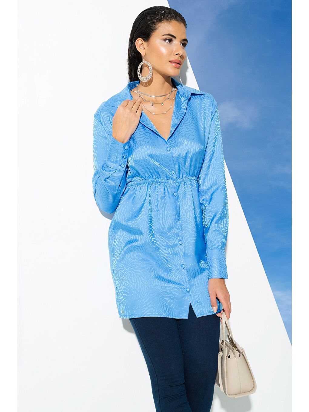 Saten Jakarlı Vatkalı Mavi Gömlek-1