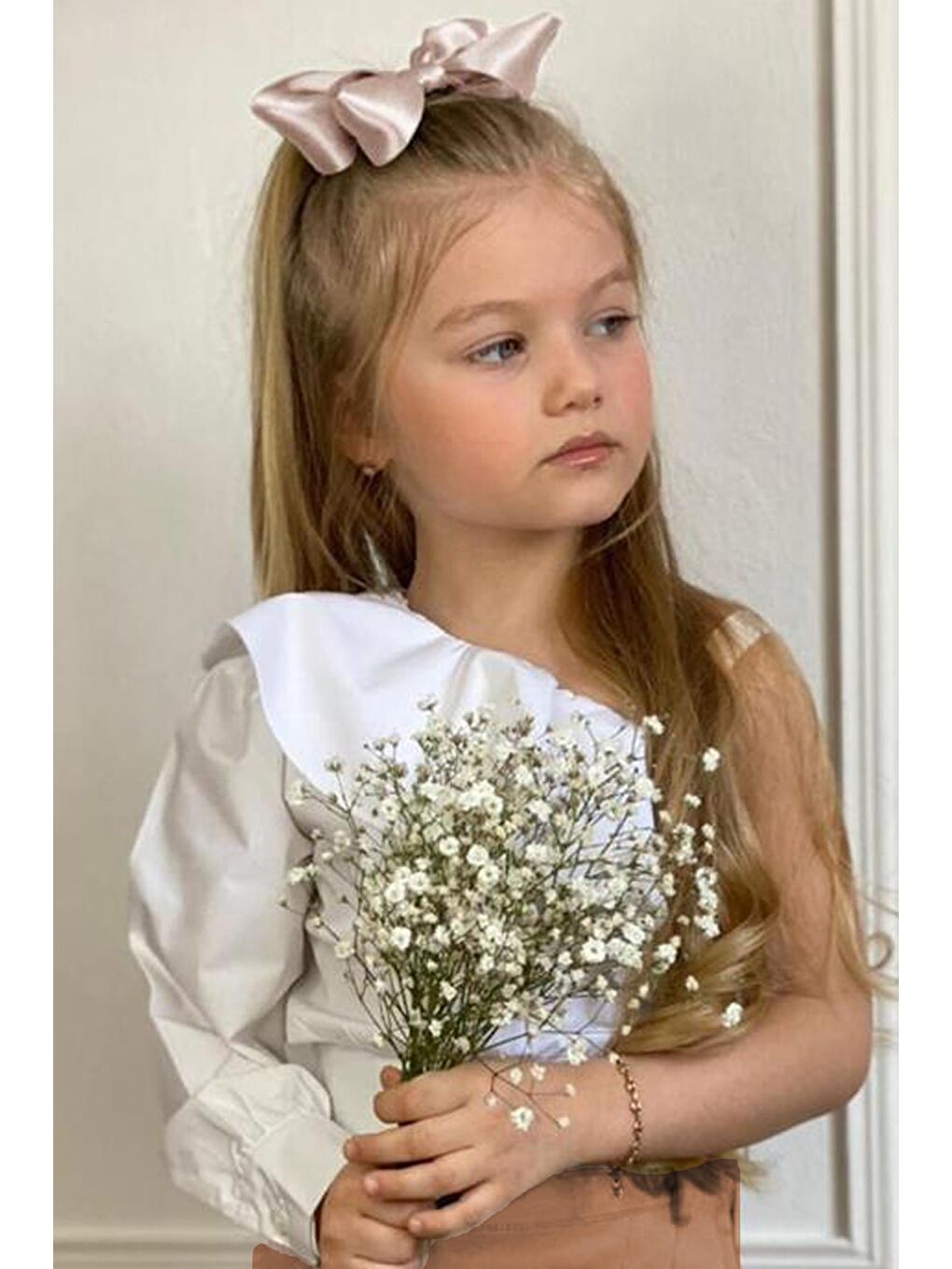 Kız Çocuk Yakası Volanlı Tek Omuzlu Kahverengi Şortlu Takım-1