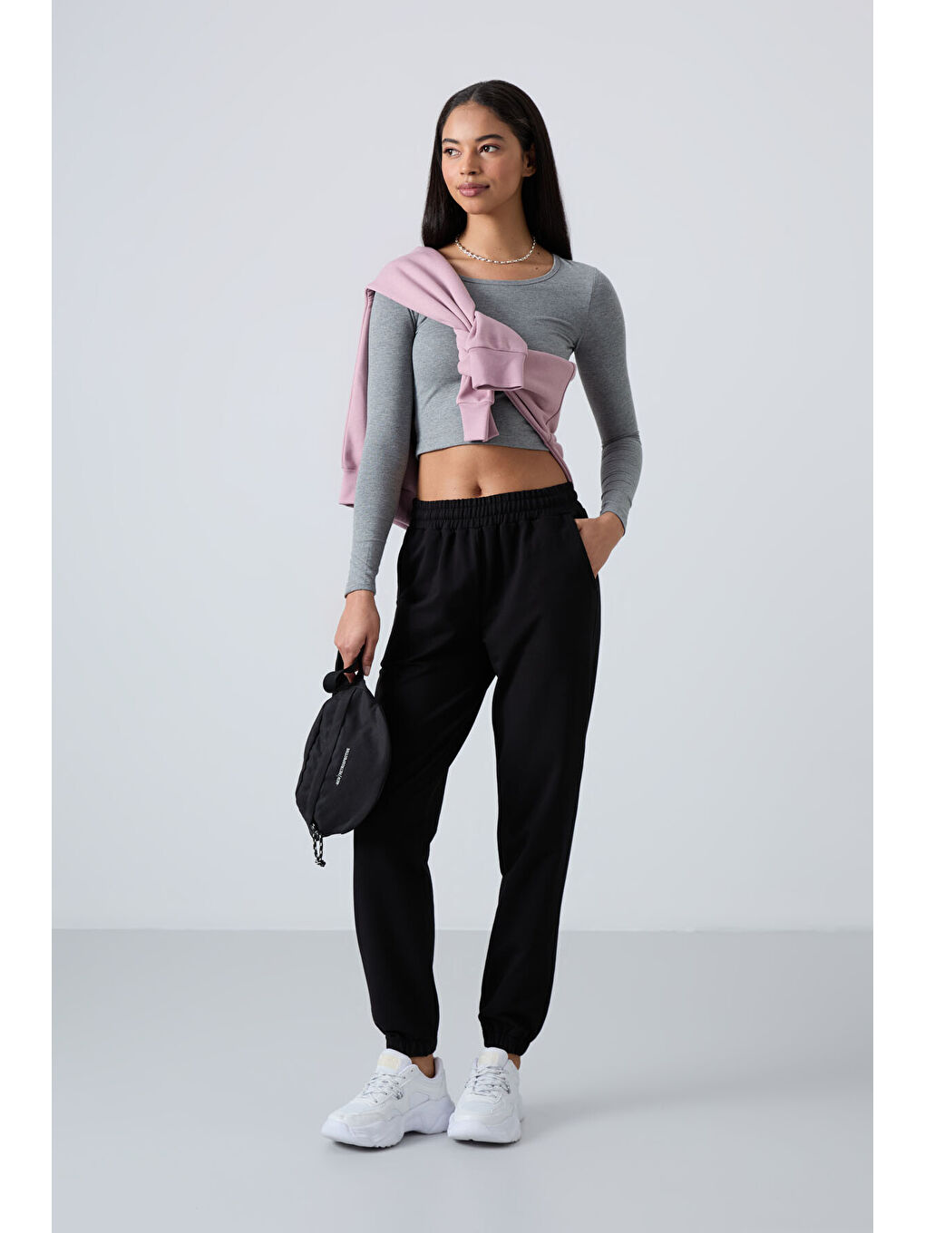 Siyah Cepli Yüksek Bel Rahat Form Lastik Paça Kadın Eşofman Alt - 94583