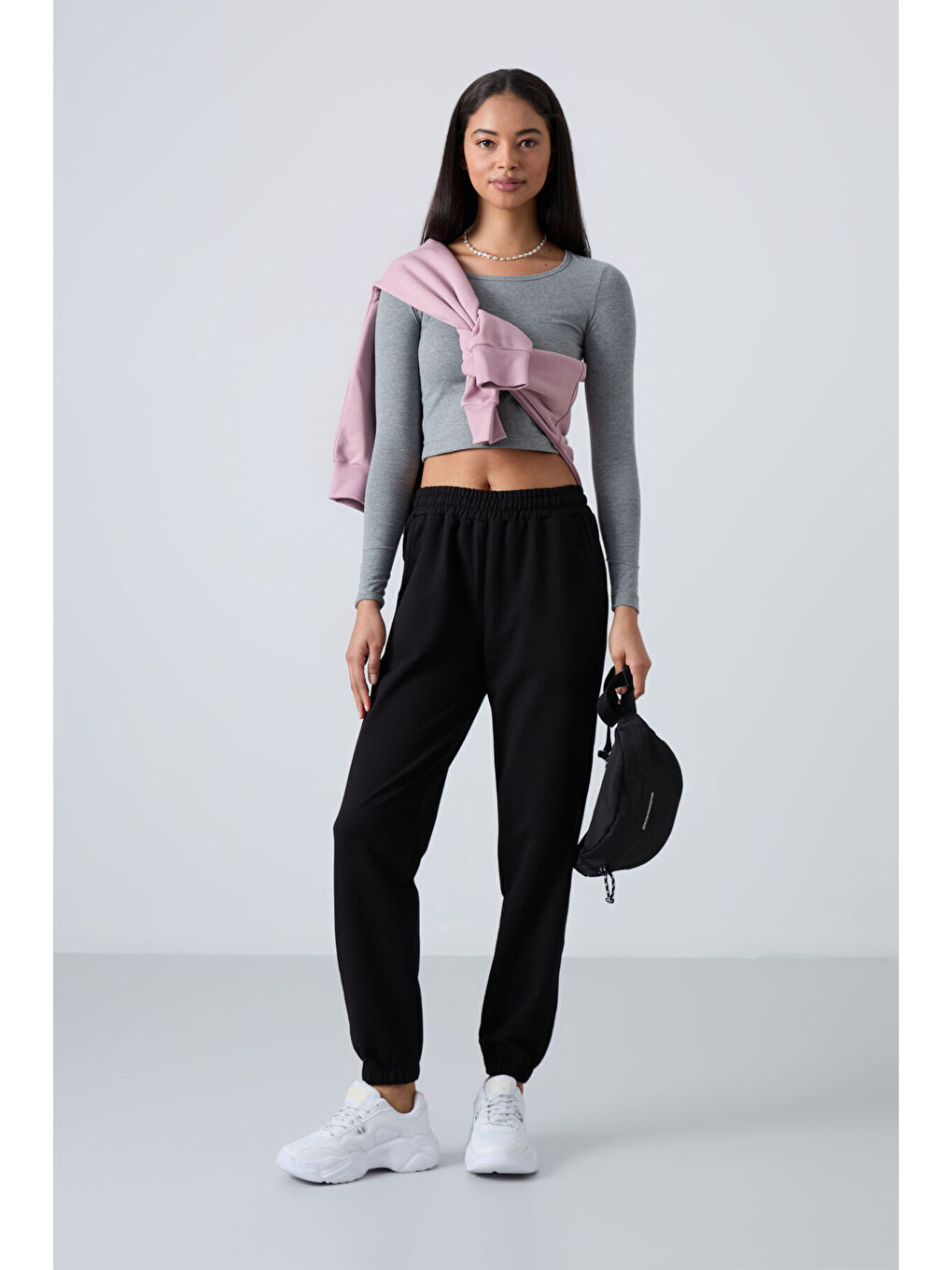 Siyah Cepli Yüksek Bel Rahat Form Lastik Paça Kadın Eşofman Alt - 94583-4