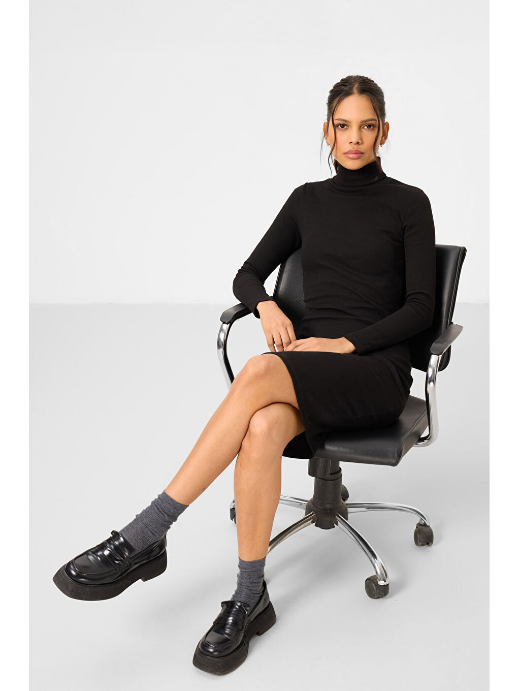 Siyah Kaşkorse Triko Dar Kalıp Balıkçı Yaka Kadın Elbise - 97117-1