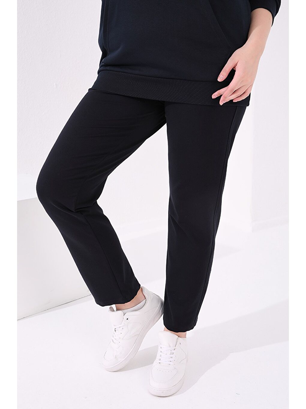 Lacivert Cepli Rahat Form Klasik Paça Kadın Büyük Beden Eşofman Alt - 94017-2