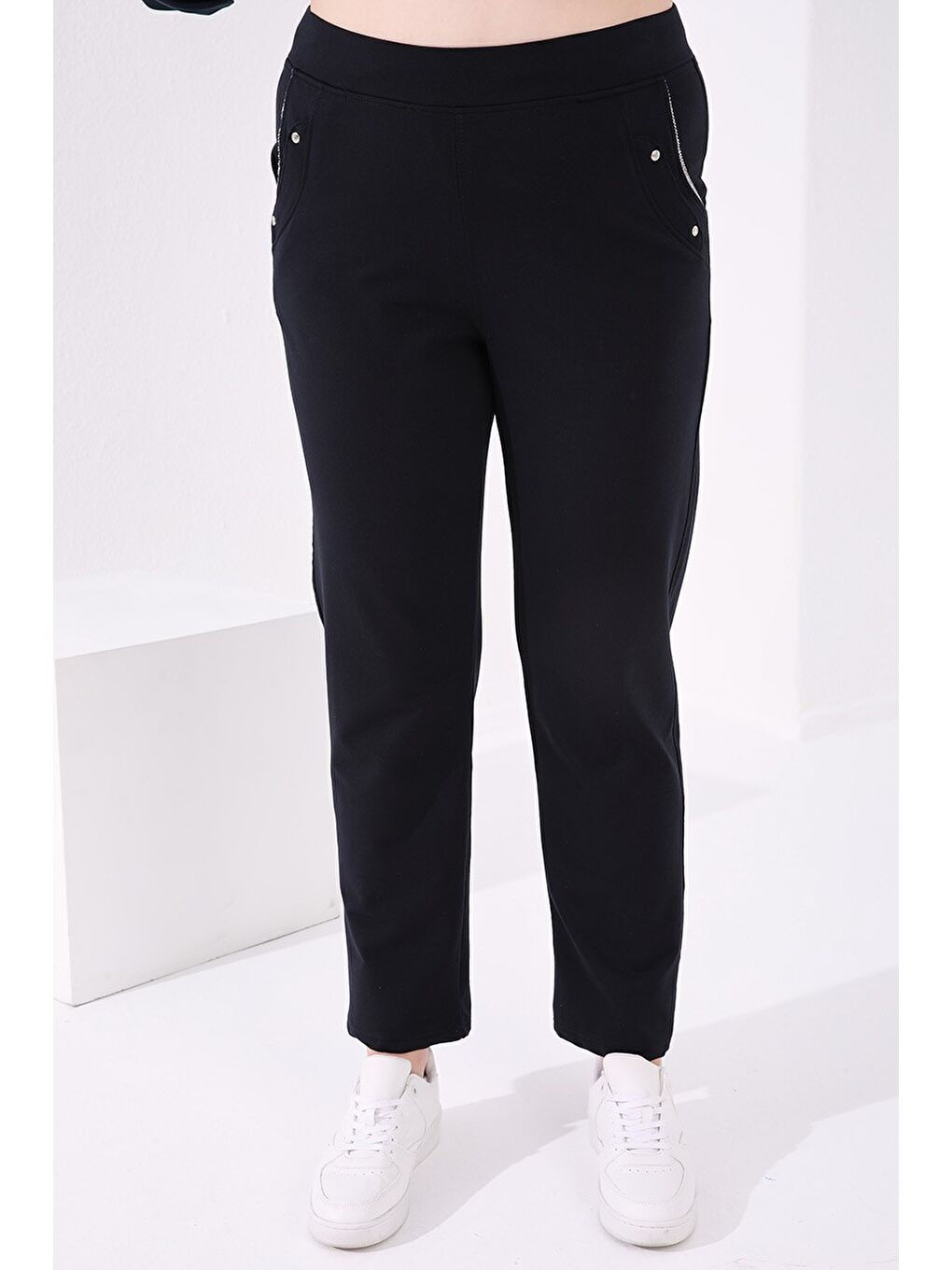 Lacivert Cepli Rahat Form Klasik Paça Kadın Büyük Beden Eşofman Alt - 94017-4