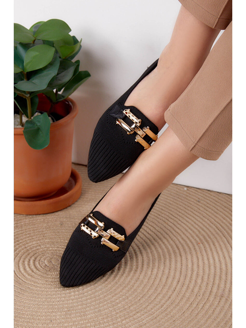 Kadın Siyah Tokalı Babet - 25727