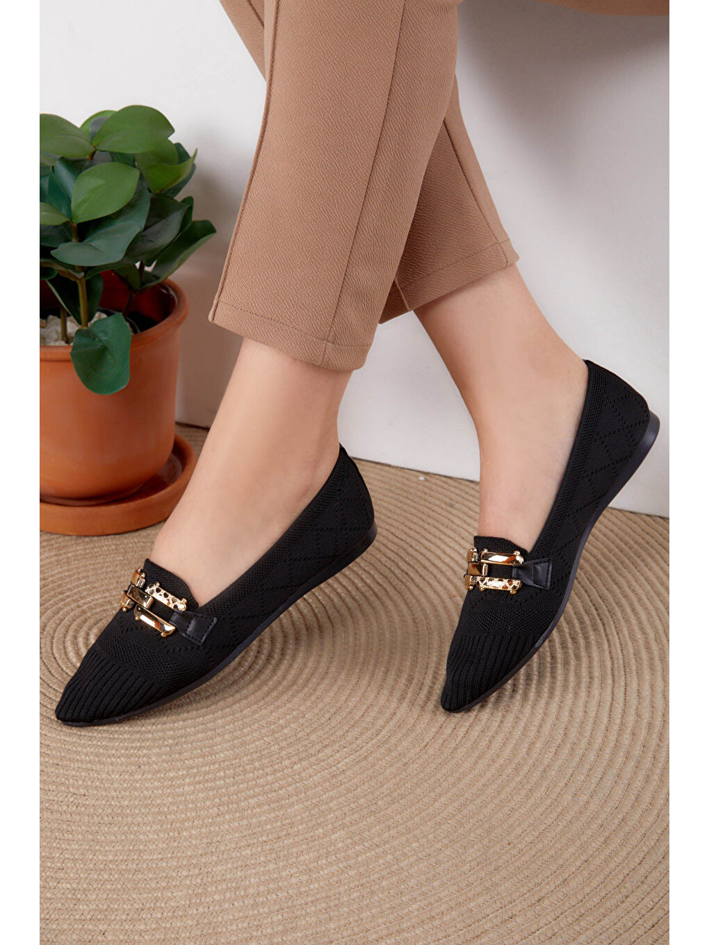 Kadın Siyah Tokalı Babet - 25727-1