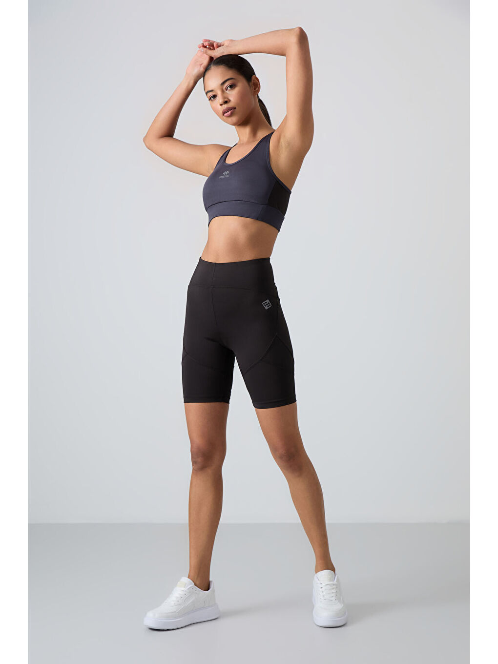 Antrasit Çapraz Sırt Detaylı Slim Fit U Yaka Pedli Kadın Spor Büstiyer - 97121-1