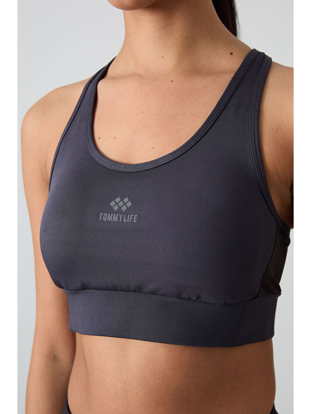 Antrasit Çapraz Sırt Detaylı Slim Fit U Yaka Pedli Kadın Spor Büstiyer - 97121-2
