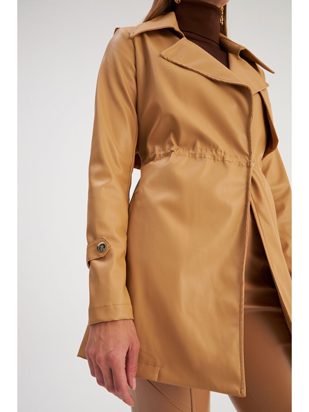 Büzgü Detaylı Deri Ceket - Bej-6