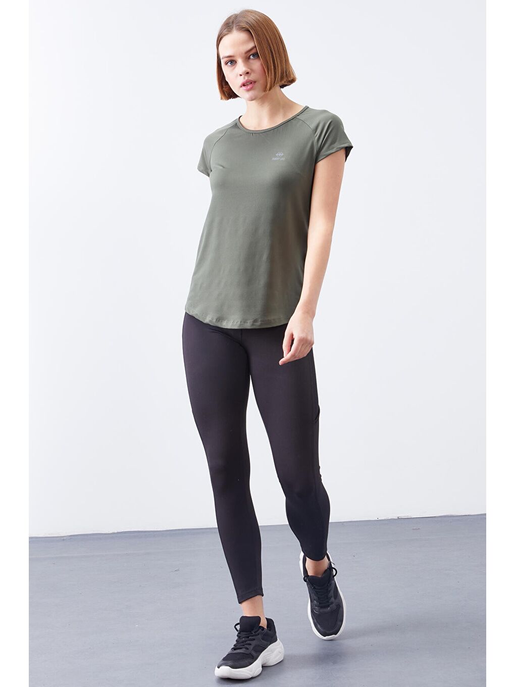 Yeşil Çağla Sırt Pencereli Kısa Kol Standart Kalıp O Yaka Kadın Tişört - 97101-1