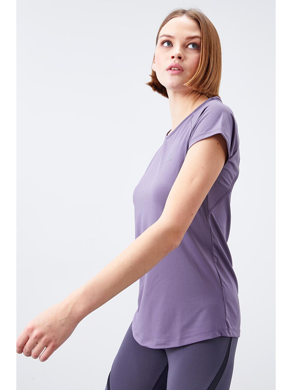 Mor Eflatun Sırt Pencereli Kısa Kol Standart Kalıp O Yaka Kadın Tişört - 97101-4