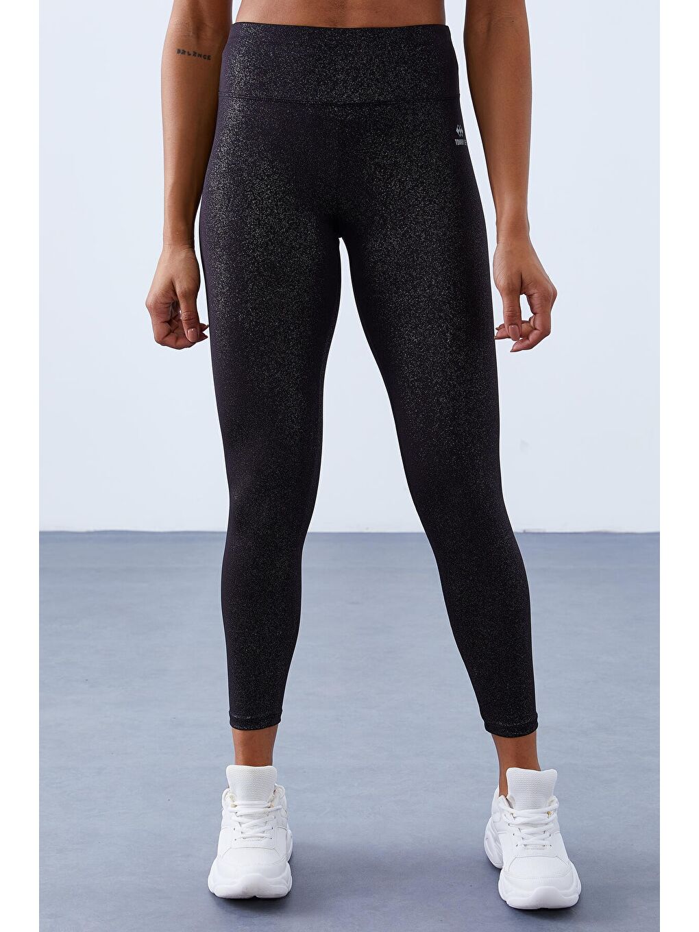 Siyah-gümüş - Siyah Yüksek Bel Toparlayıcılı Sırt Detaylı Slim Fit Büstiyer Kadın Tayt Takım - 95281-3