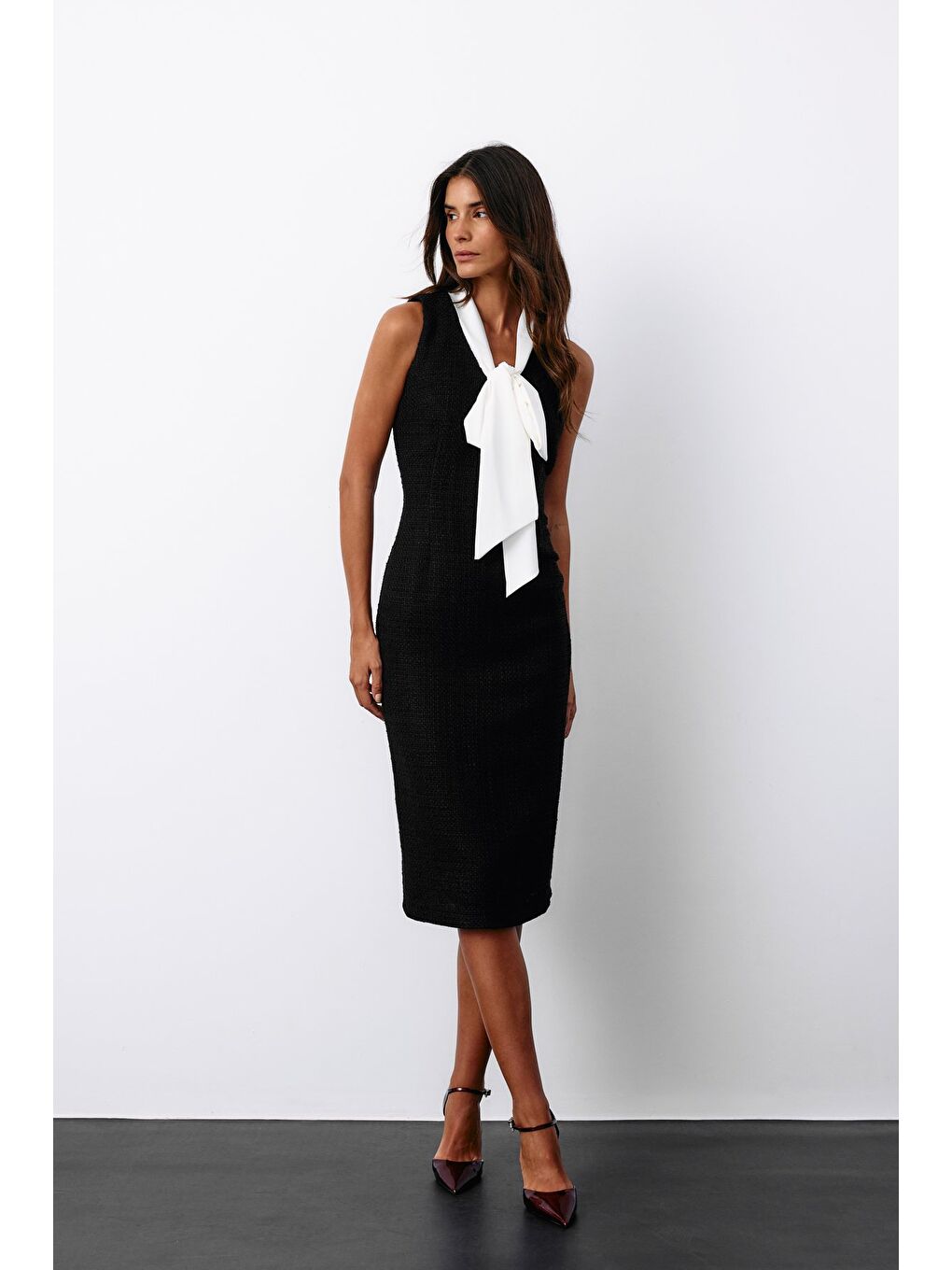 Fularlı Kolsuz Tüvit Elbise - Siyah-3