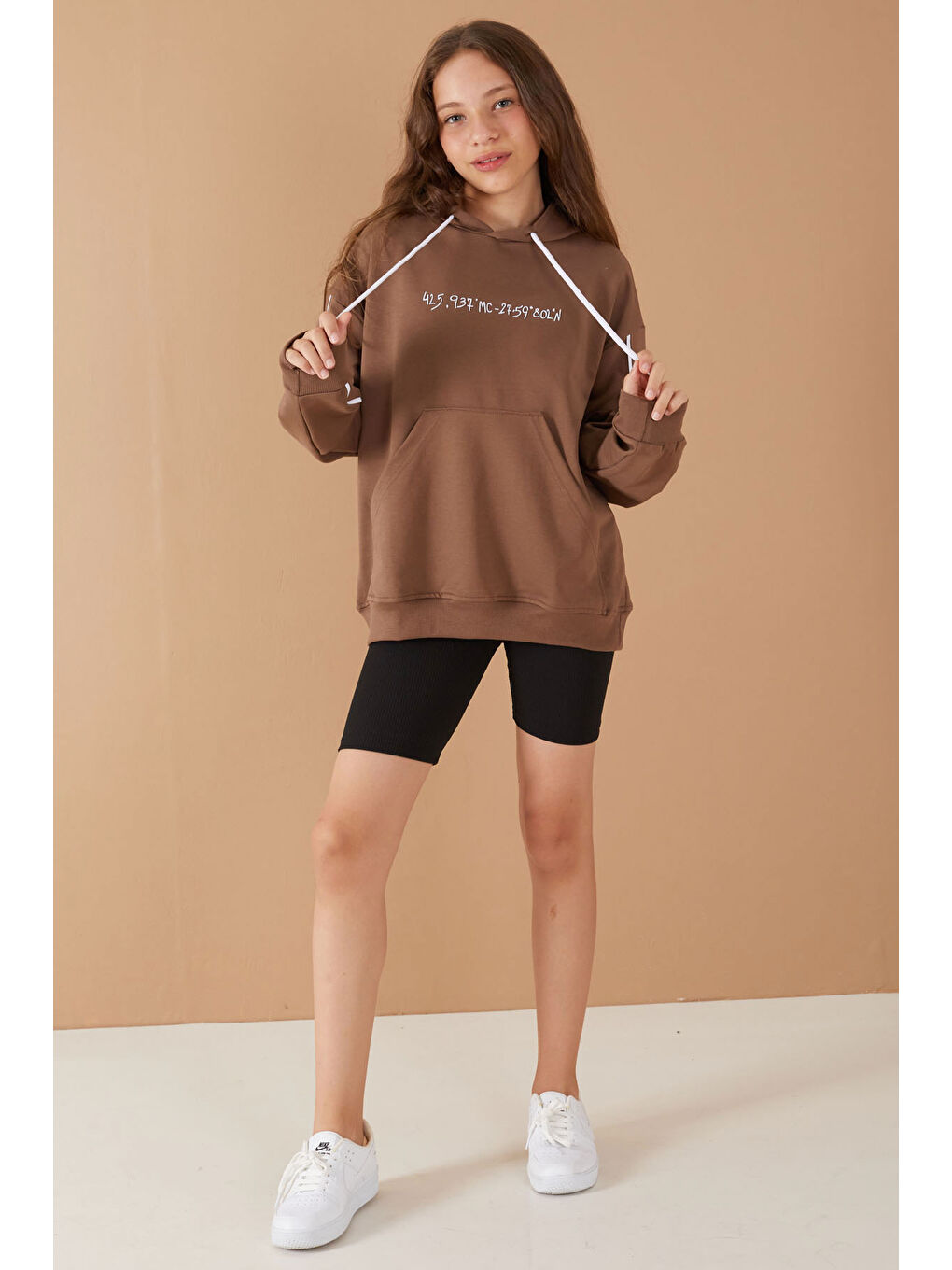 Cansın Mini Kahverengi Baskılı Kız Çocuk Şeritli Kapüşonlu Sweatshirt 19221