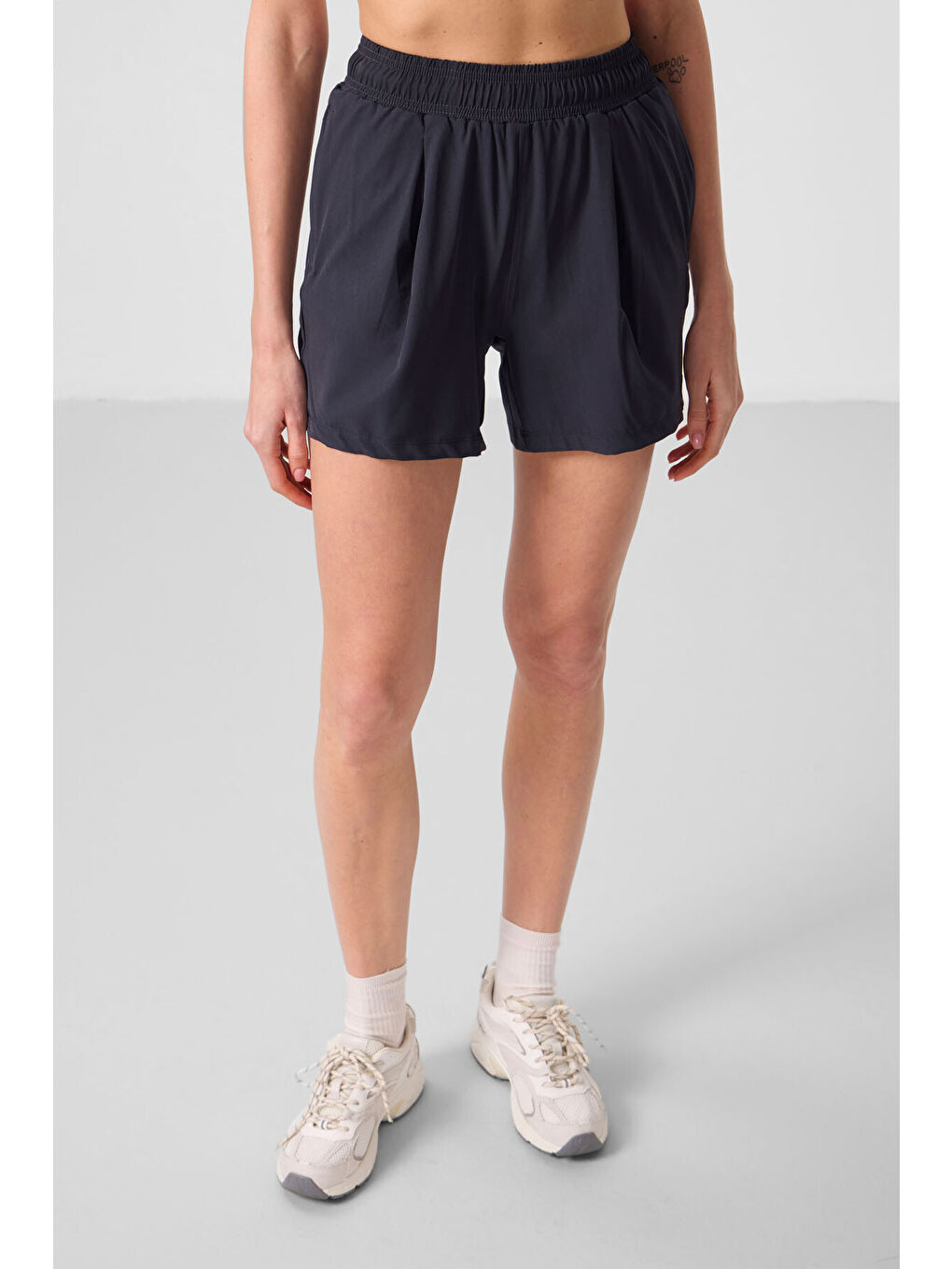 Antrasit Polyester Gizli Cep Fermuarlı Rahat Form Kadın Şort - 91014-2