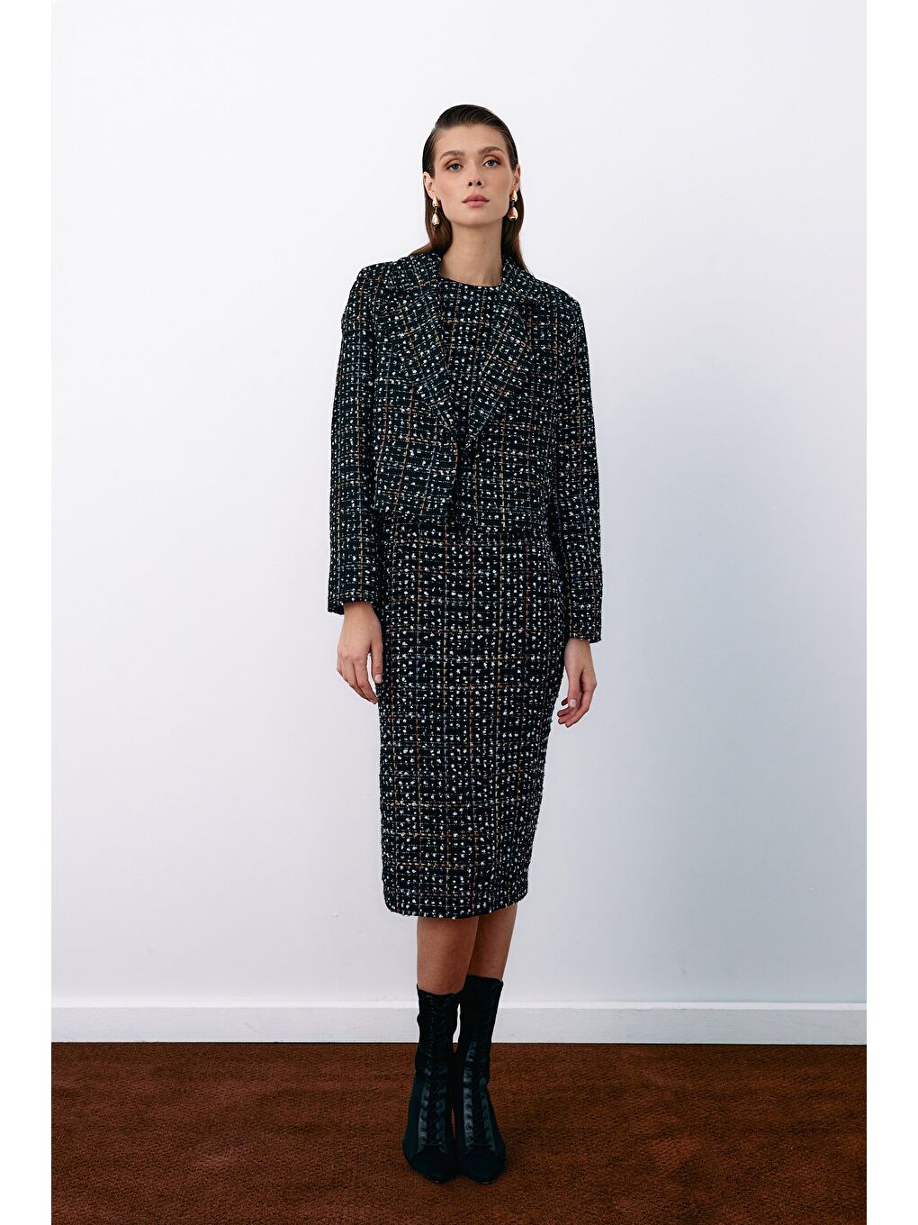 Kolsuz Tüvit Kalem Elbise - Siyah-1