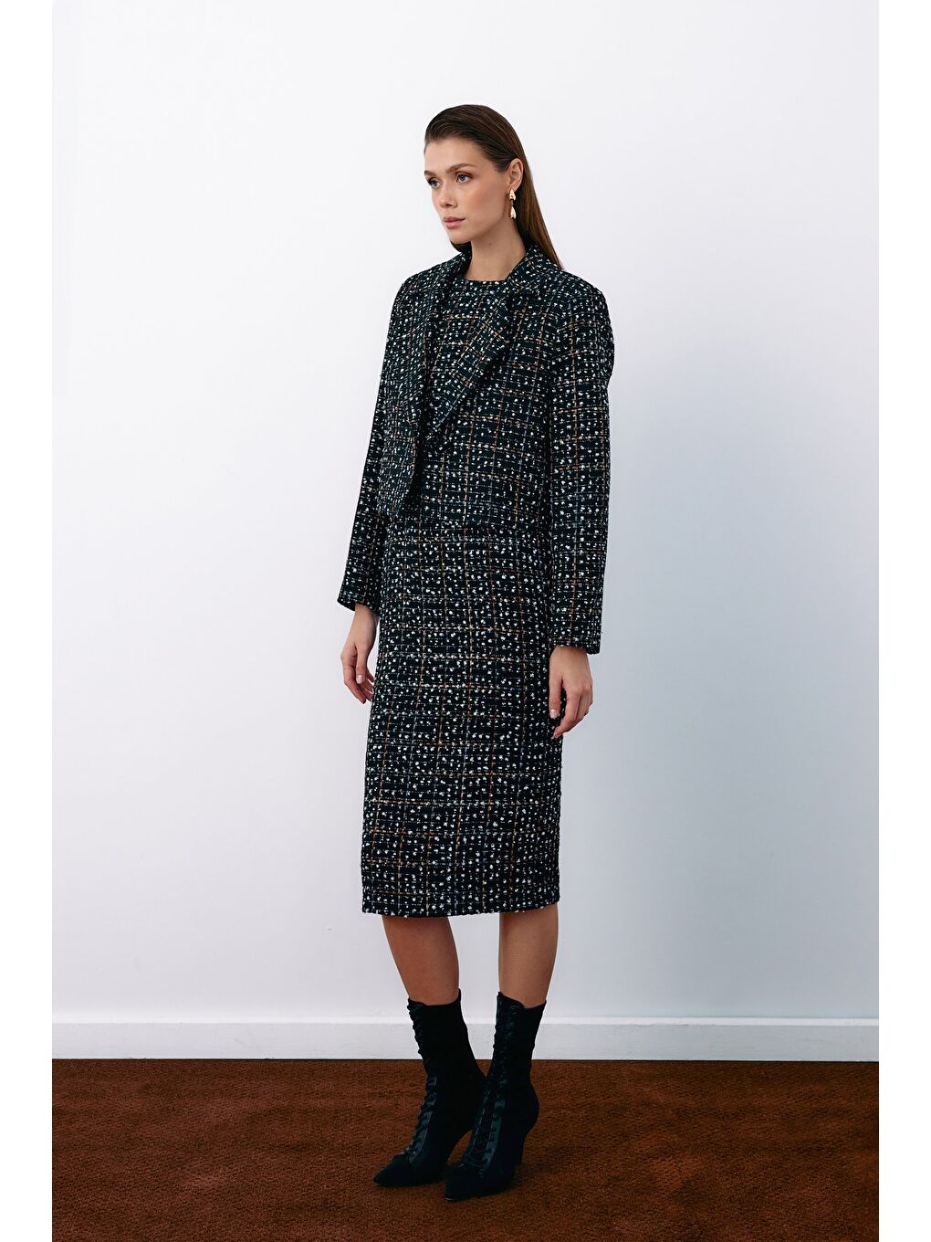 Kolsuz Tüvit Kalem Elbise - Siyah-2