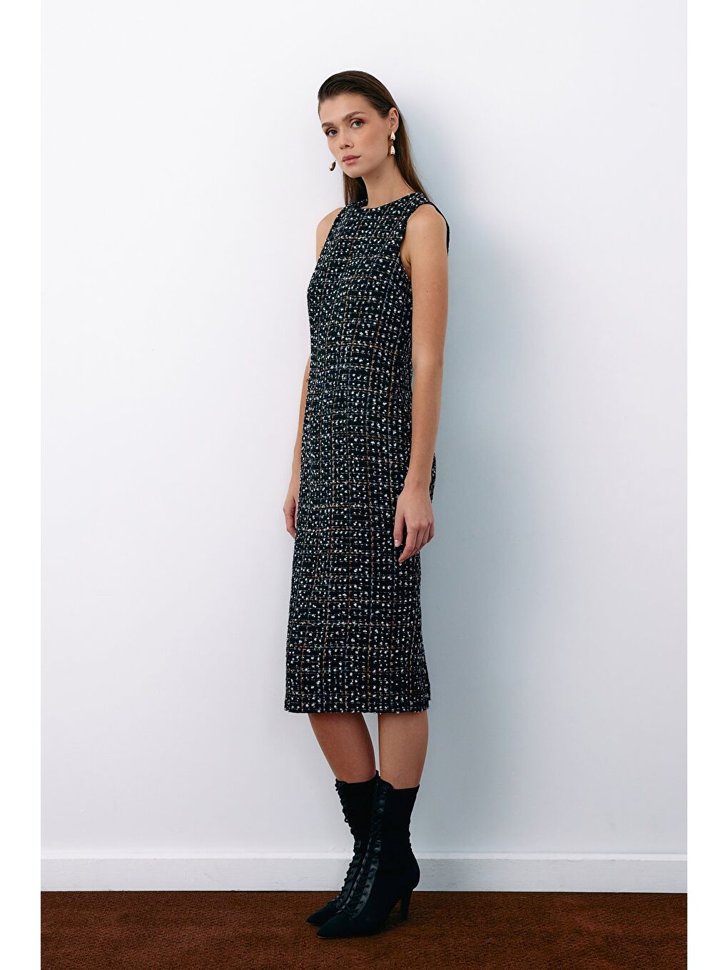 Kolsuz Tüvit Kalem Elbise - Siyah-4