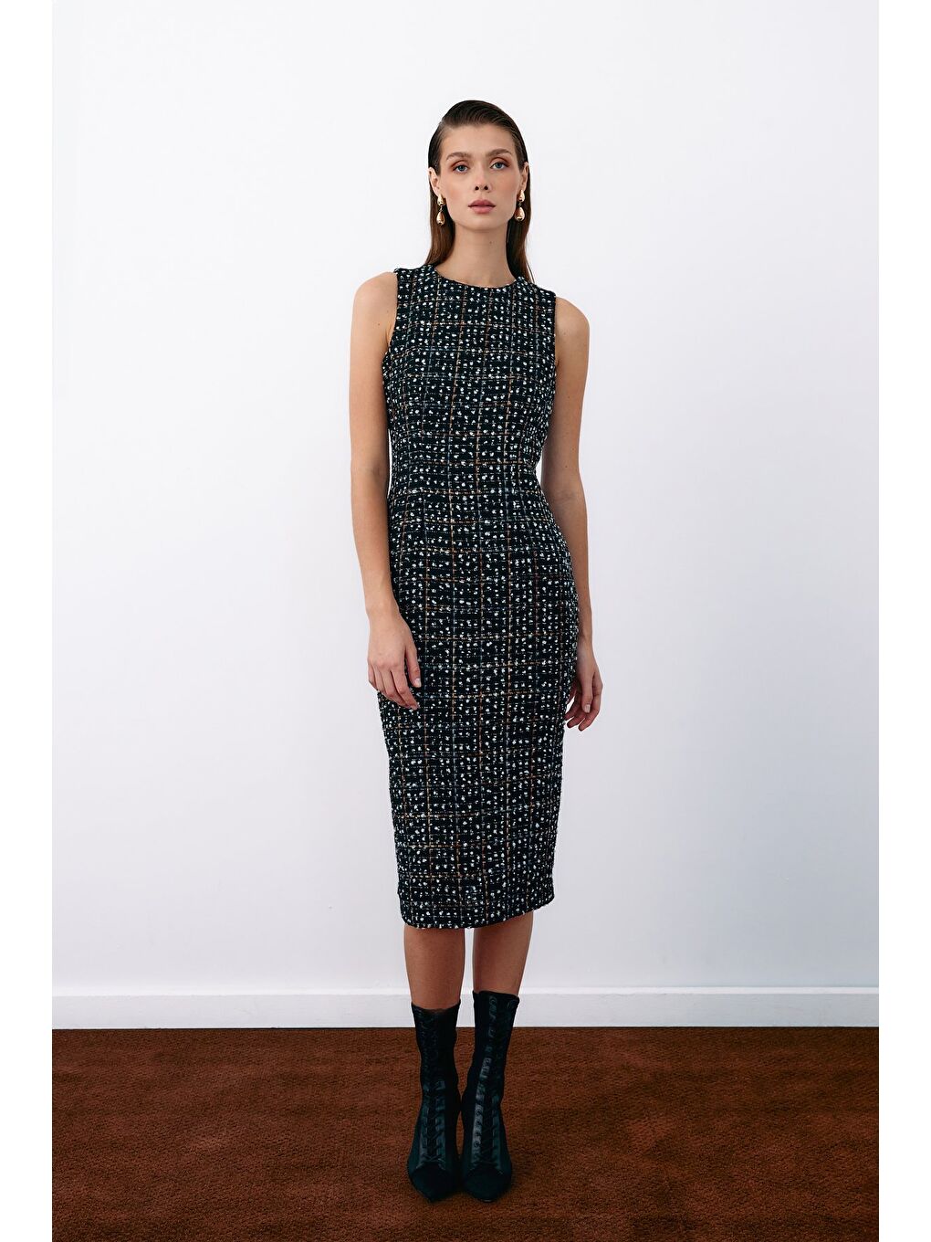 Kolsuz Tüvit Kalem Elbise - Siyah-5