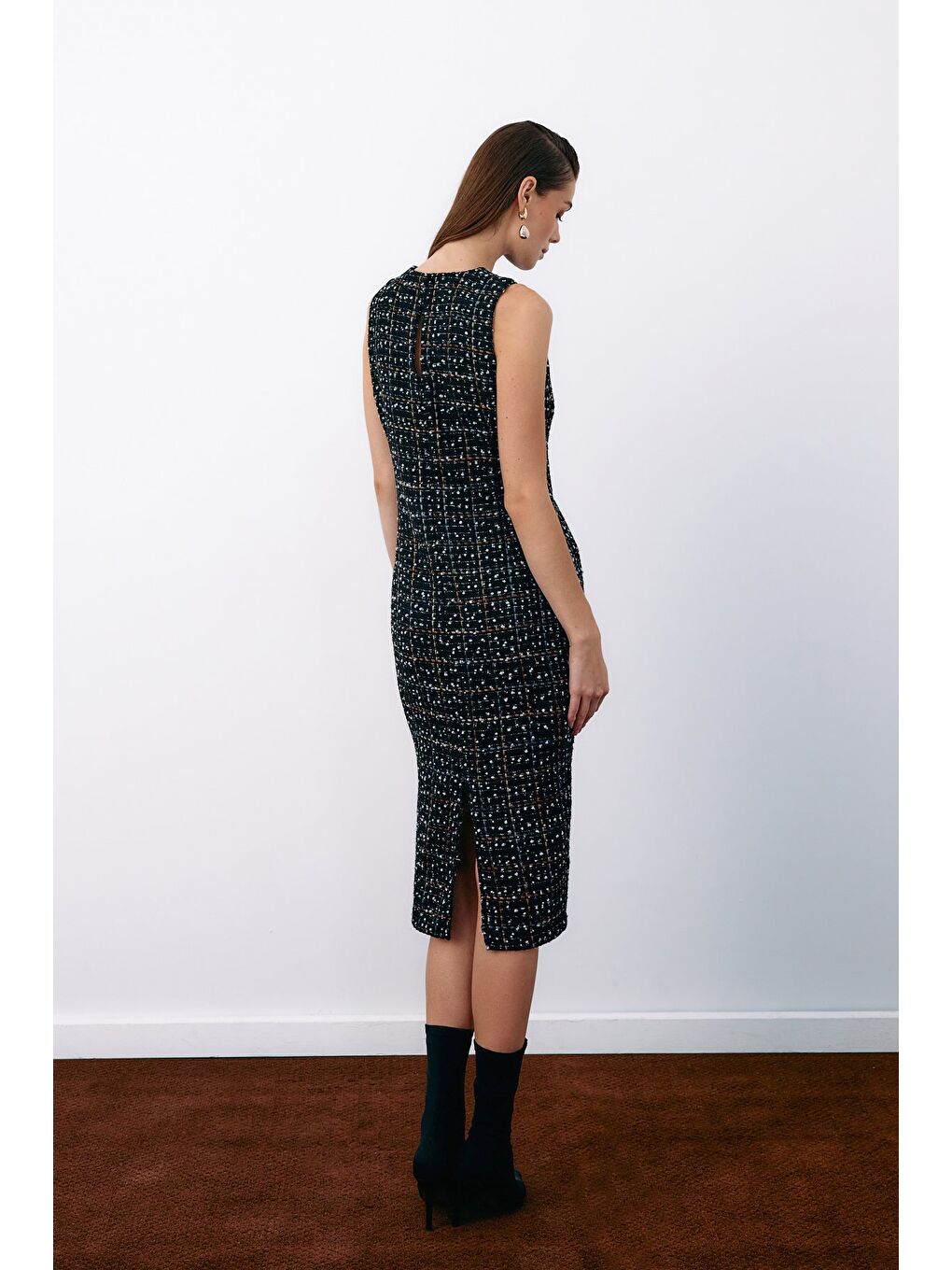 Kolsuz Tüvit Kalem Elbise - Siyah-7