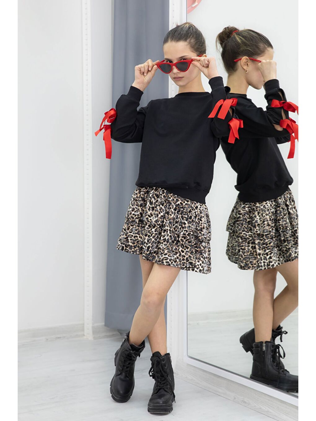 Siyah Kolları Fiyonk Detaylı Badili Leopar Etekli Kız Çocuk Takım 20190-1