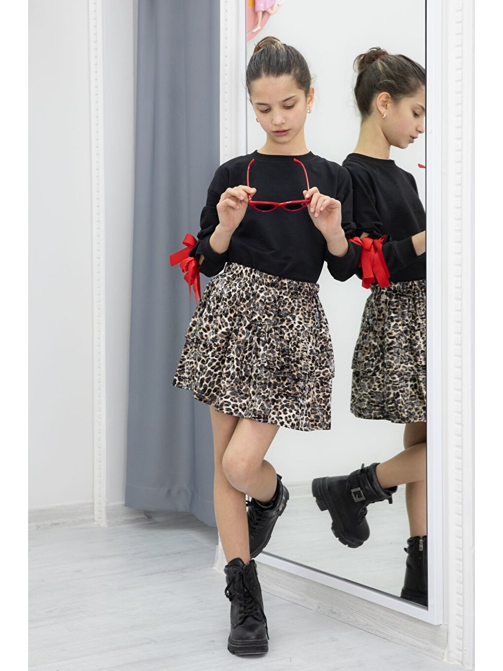 Siyah Kolları Fiyonk Detaylı Badili Leopar Etekli Kız Çocuk Takım 20190-3