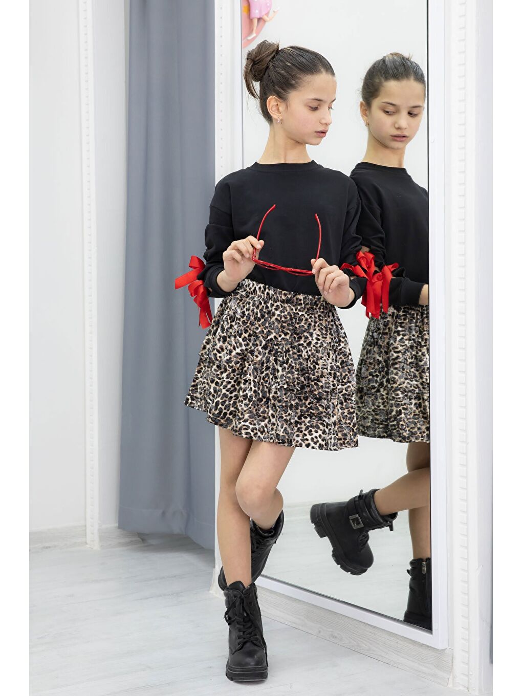 Siyah Kolları Fiyonk Detaylı Badili Leopar Etekli Kız Çocuk Takım 20190-4