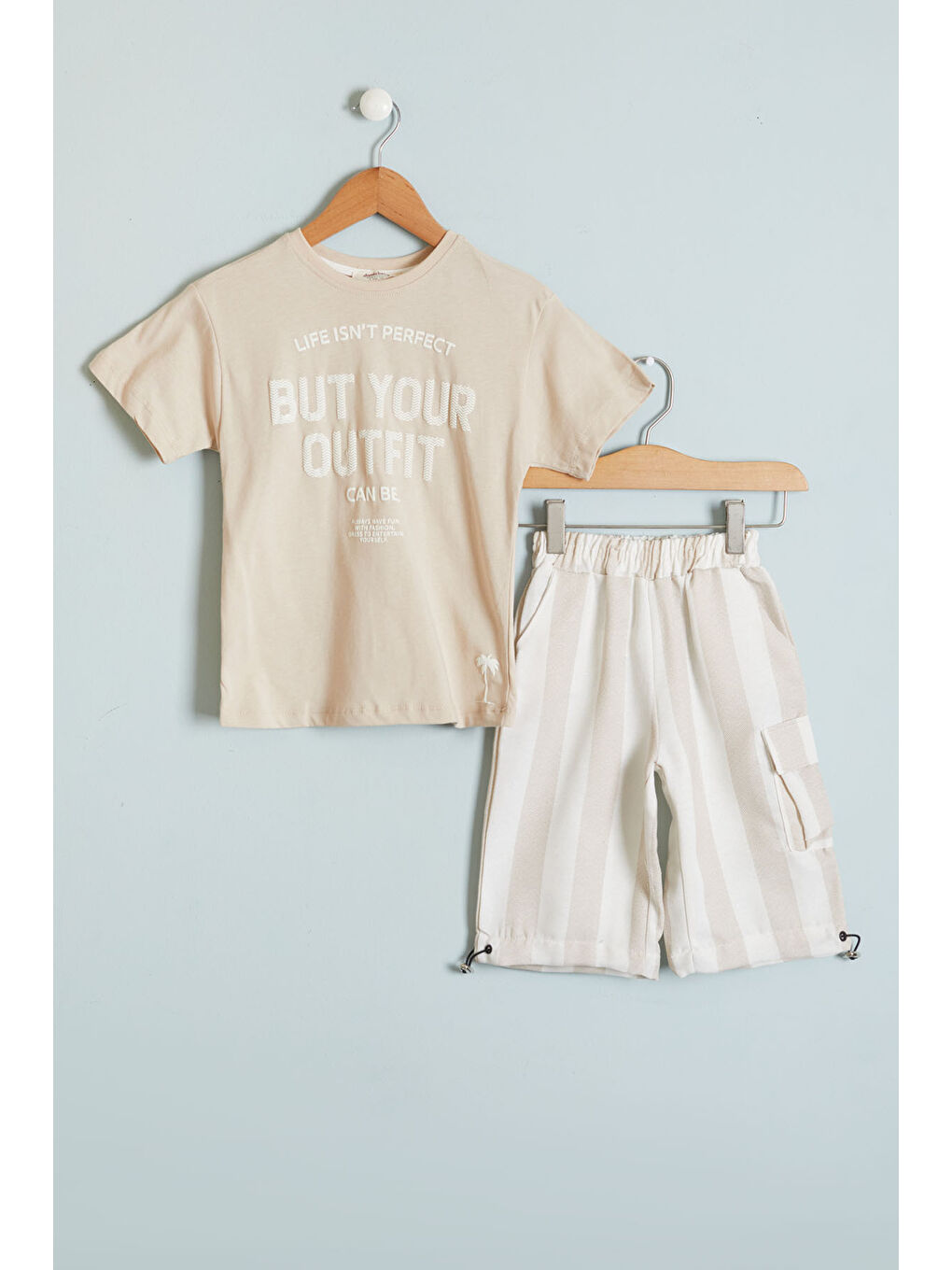 Ekru Krem Outfit Baskılı Tişörtlü Erkek Çocuk Şortlu Takım 18458-1