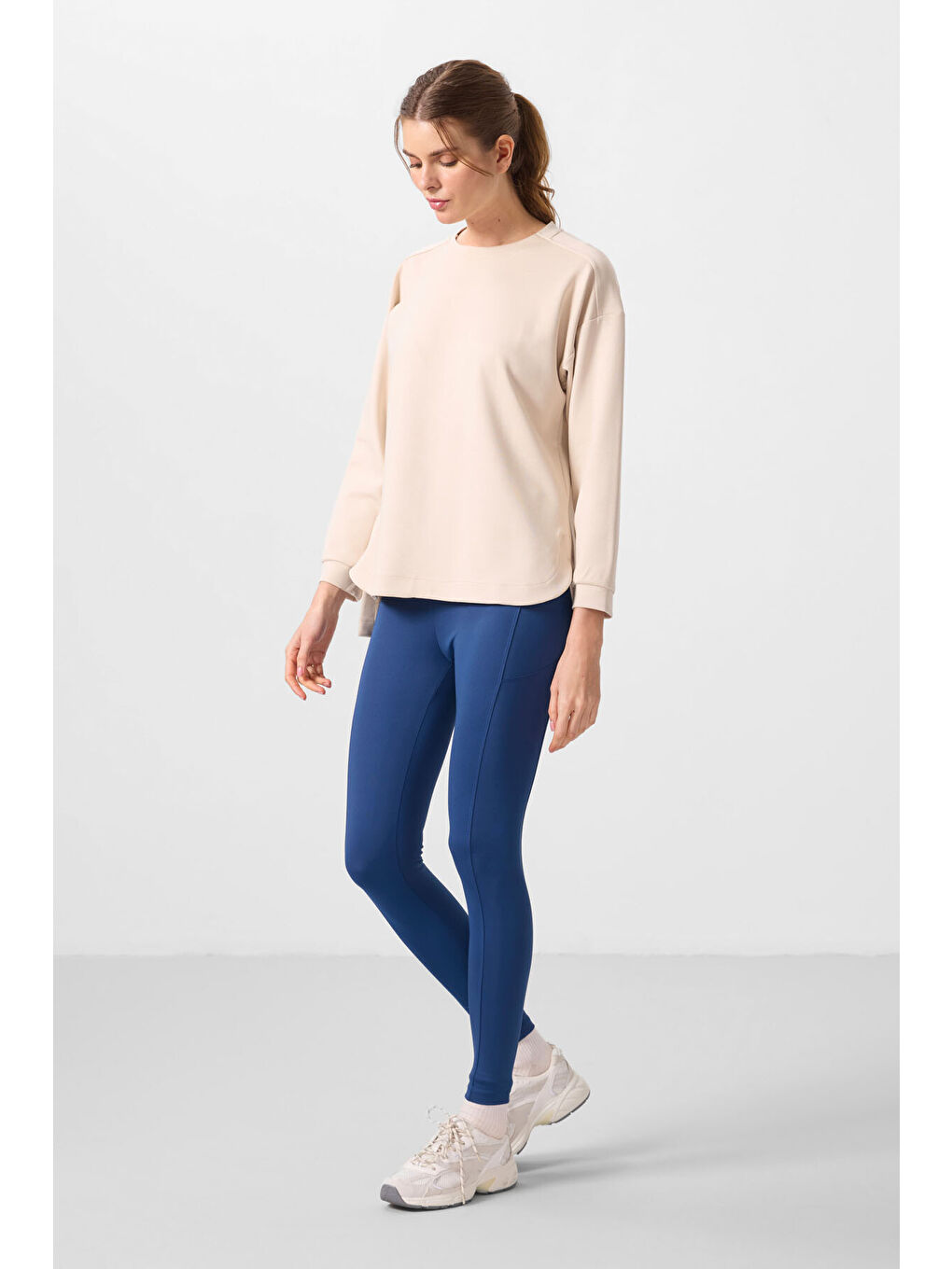 Bej Yumuşak Dokulu O Yaka Rahat Form Kadın Tunik Sweatshirt - 97305-2