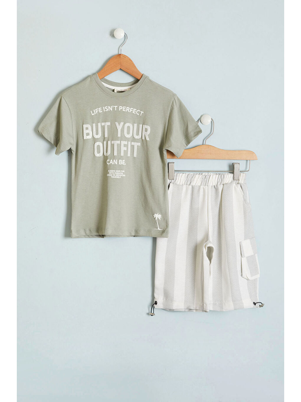 Haki Outfit Baskılı Tişörtlü Erkek Çocuk Şortlu Takım 18460-1