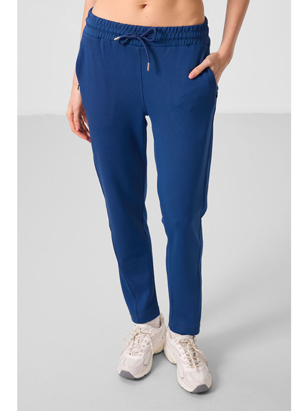 Mavi Parlament Yumuşak Dokulu Gizli Fermuarlı Dar Paça Kadın Pantolon - 94668-2