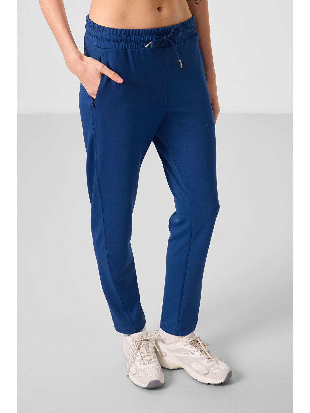 Mavi Parlament Yumuşak Dokulu Gizli Fermuarlı Dar Paça Kadın Pantolon - 94668-6