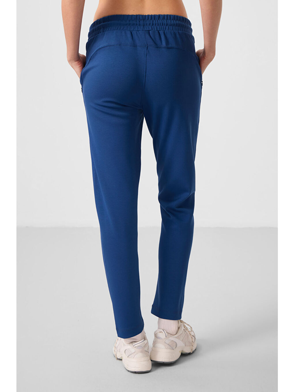 Mavi Parlament Yumuşak Dokulu Gizli Fermuarlı Dar Paça Kadın Pantolon - 94668-8