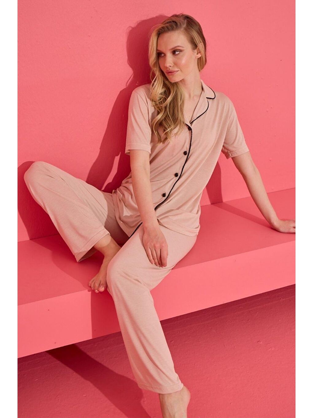 Pembe Somon Düğmeli Viskon Kumaş Kadın Pijama Takımı