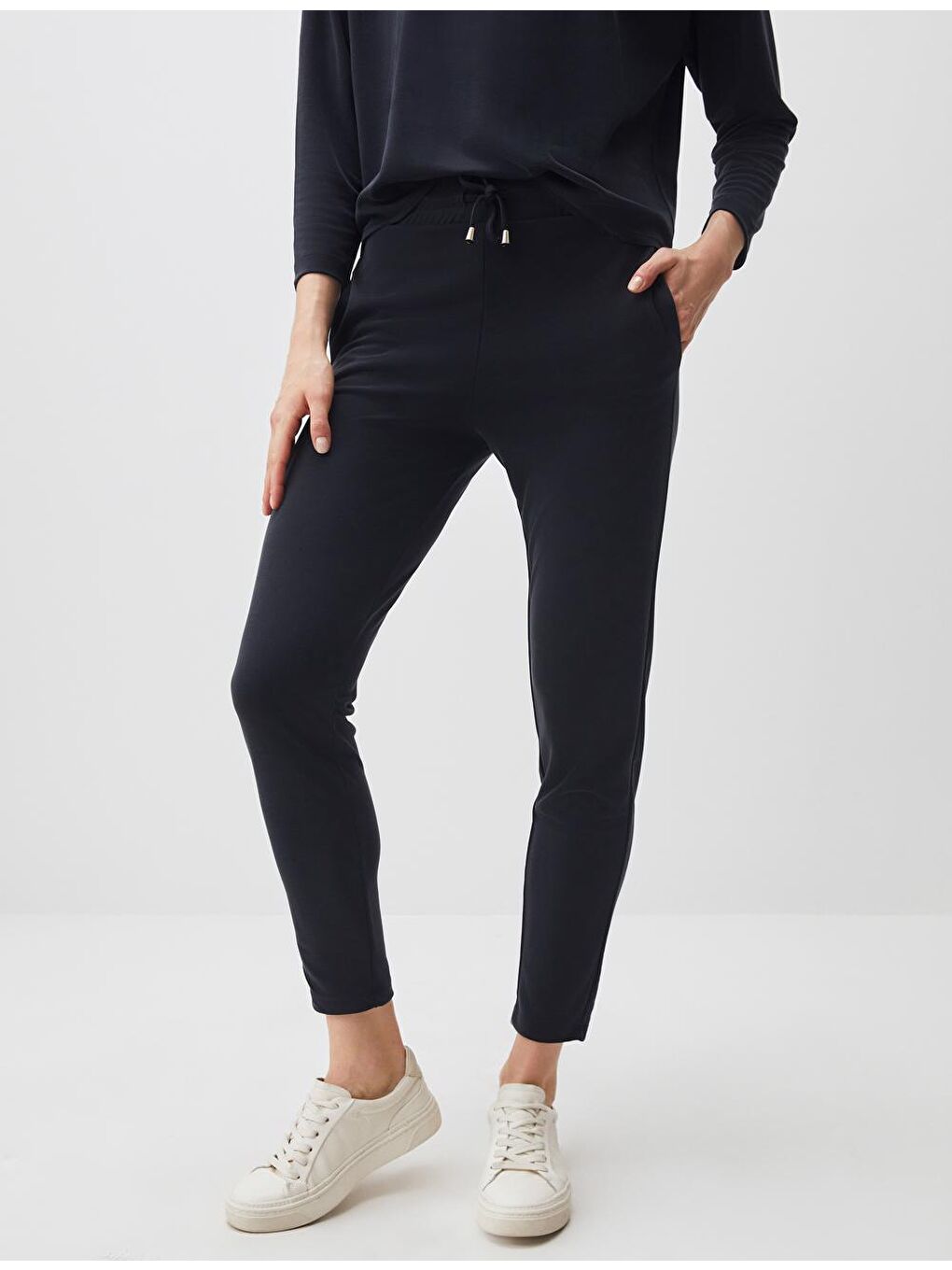 Siyah Yüksek Bel Rahat Jogger Pantolon-4