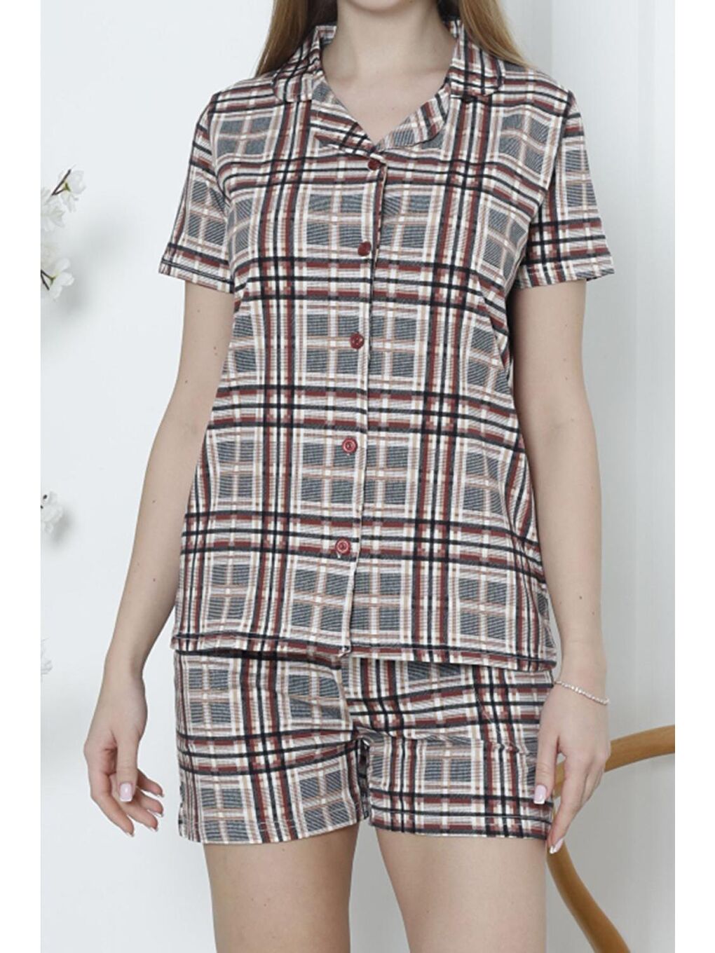 Mürdüm Kadın Düğmeli Şortlu Pijama Takımı Ekoseli Pamuklu Elastanlı Cepli MÜRDÜM-1