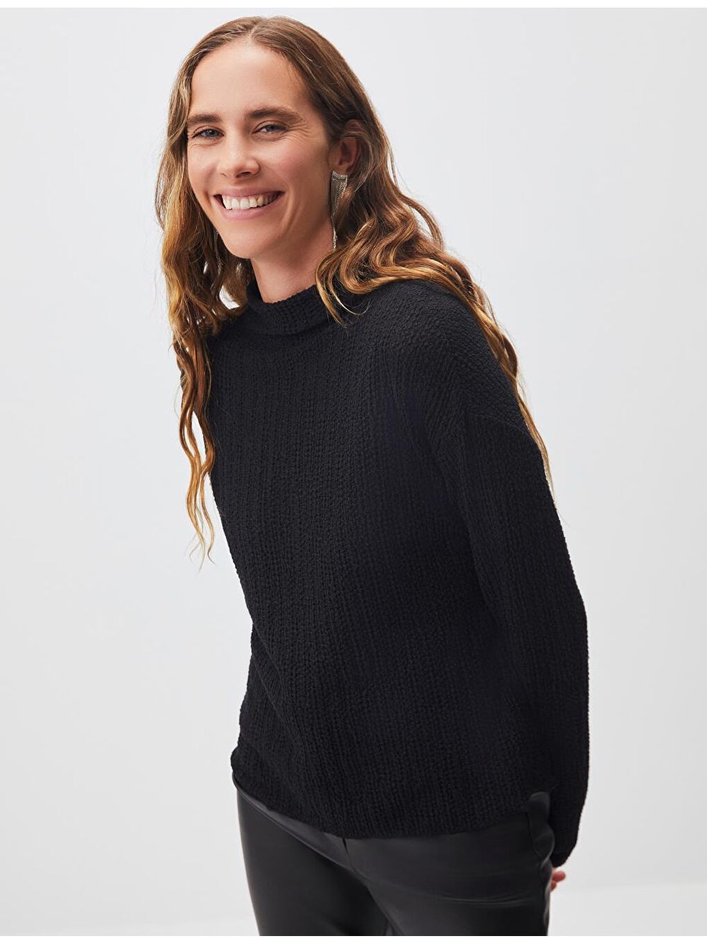 Siyah Yarım Balıkçı Yaka Uzun Kollu Düz Bluz