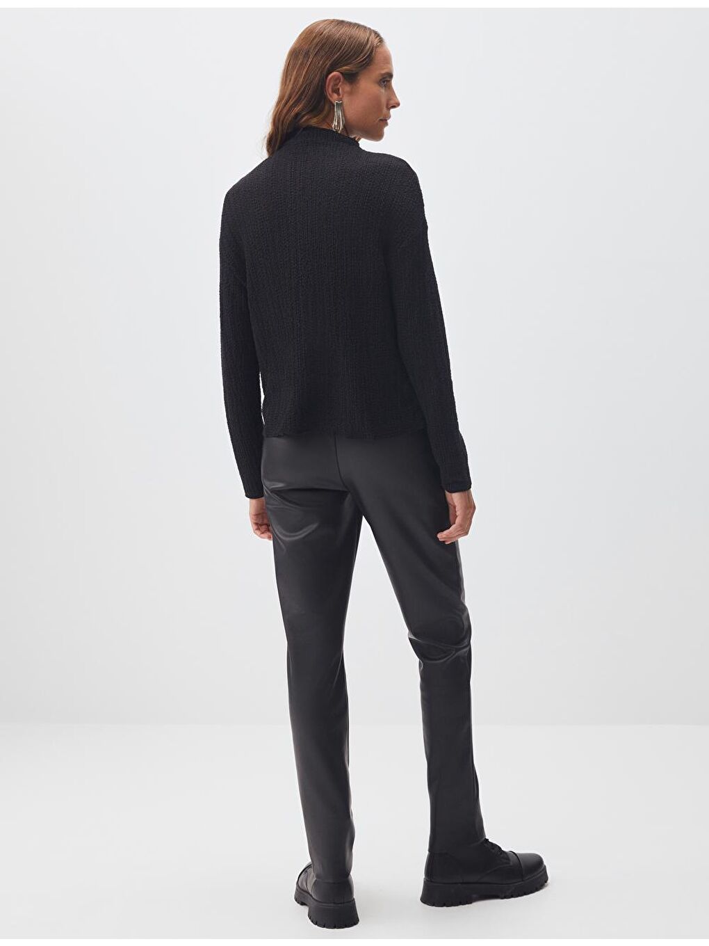 Siyah Yarım Balıkçı Yaka Uzun Kollu Düz Bluz-4