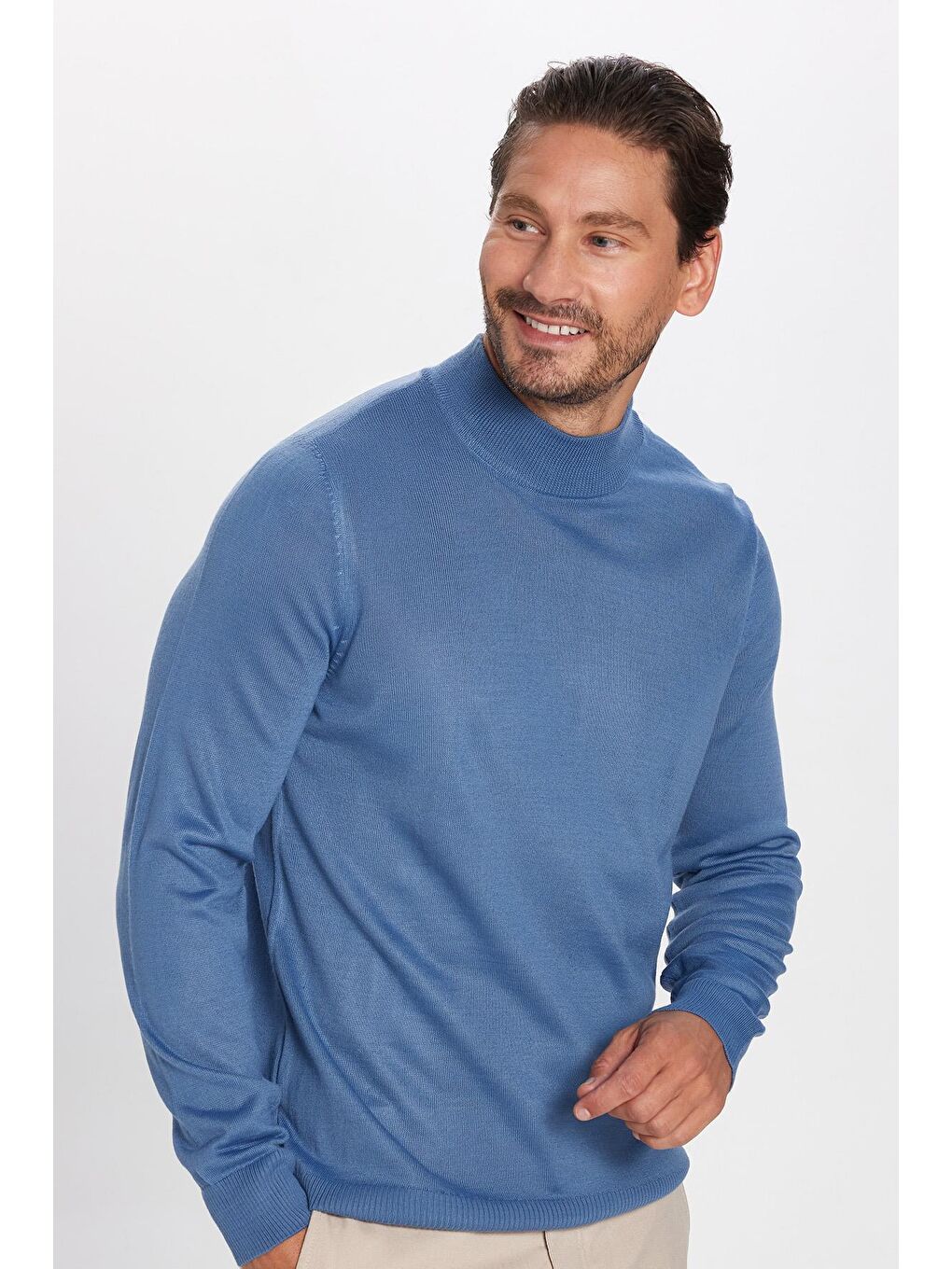 Erkek Standart Fit Normal Kesim Yarım Balıkçı Yaka Düz İndigo Triko Kazak