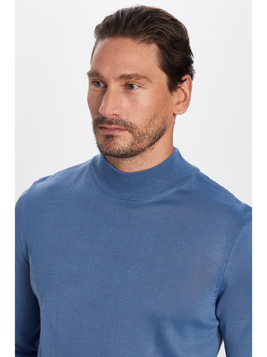 Erkek Standart Fit Normal Kesim Yarım Balıkçı Yaka Düz İndigo Triko Kazak-1