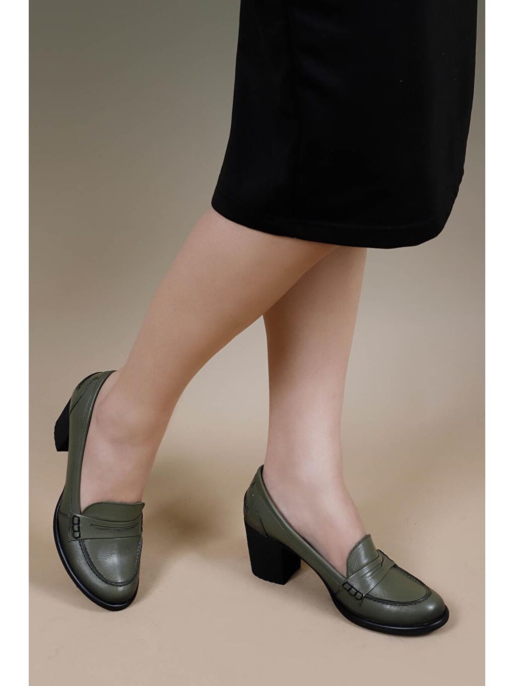 HAKİ  Hakiki Deri Yuvarlak Burun Kalın Orta Topuklu Kauçuk Taban Loafer Kadın Ayakkabı 24072