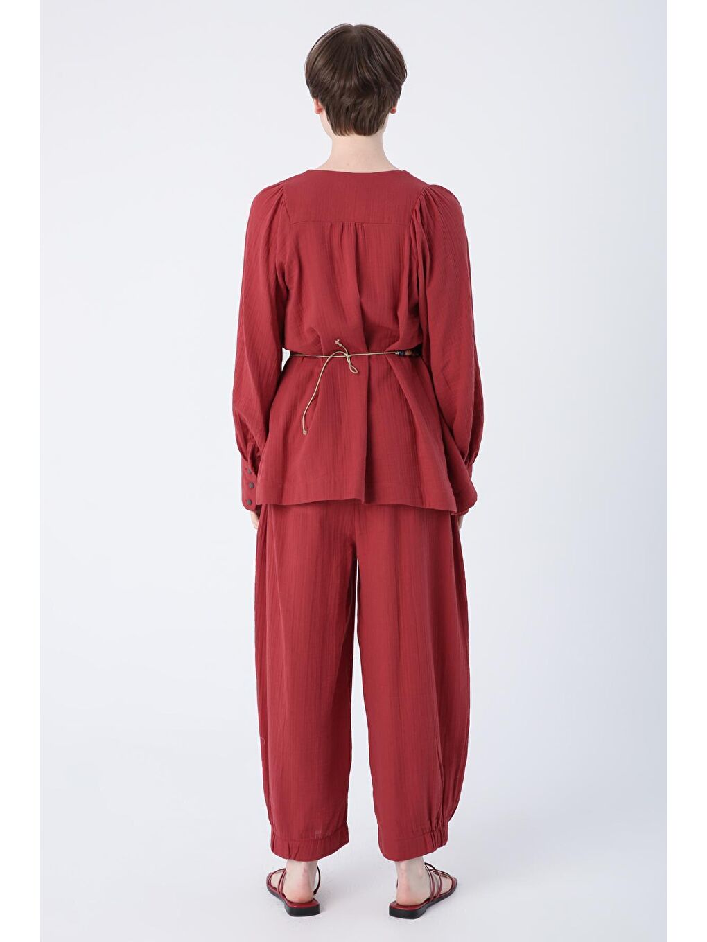 Bordo Yarım Patlı Büzgülü %100 Pamuk Bisiklet Yaka Bluz-3