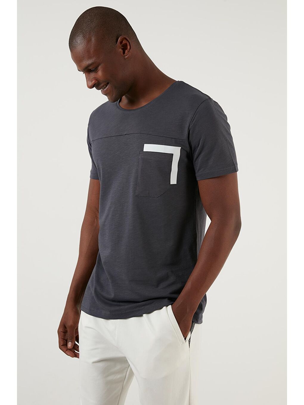 Antrasit Pamuklu Bisiklet Yaka Regular Fit Cepli Tişört 5902274