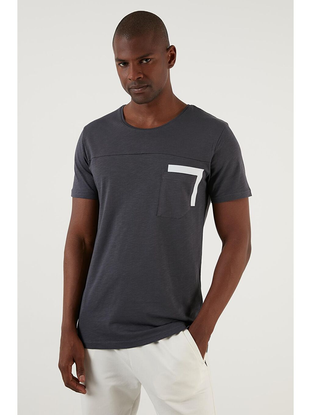 Antrasit Pamuklu Bisiklet Yaka Regular Fit Cepli Tişört 5902274-1