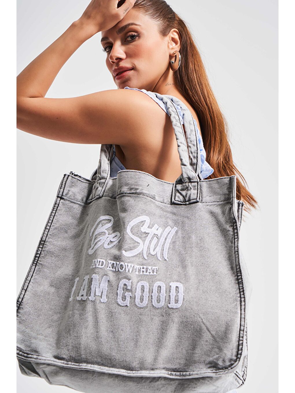 Mavi Askılı Koyu Jean Rengi Körüklü İki Cepli Denim Çanta-1