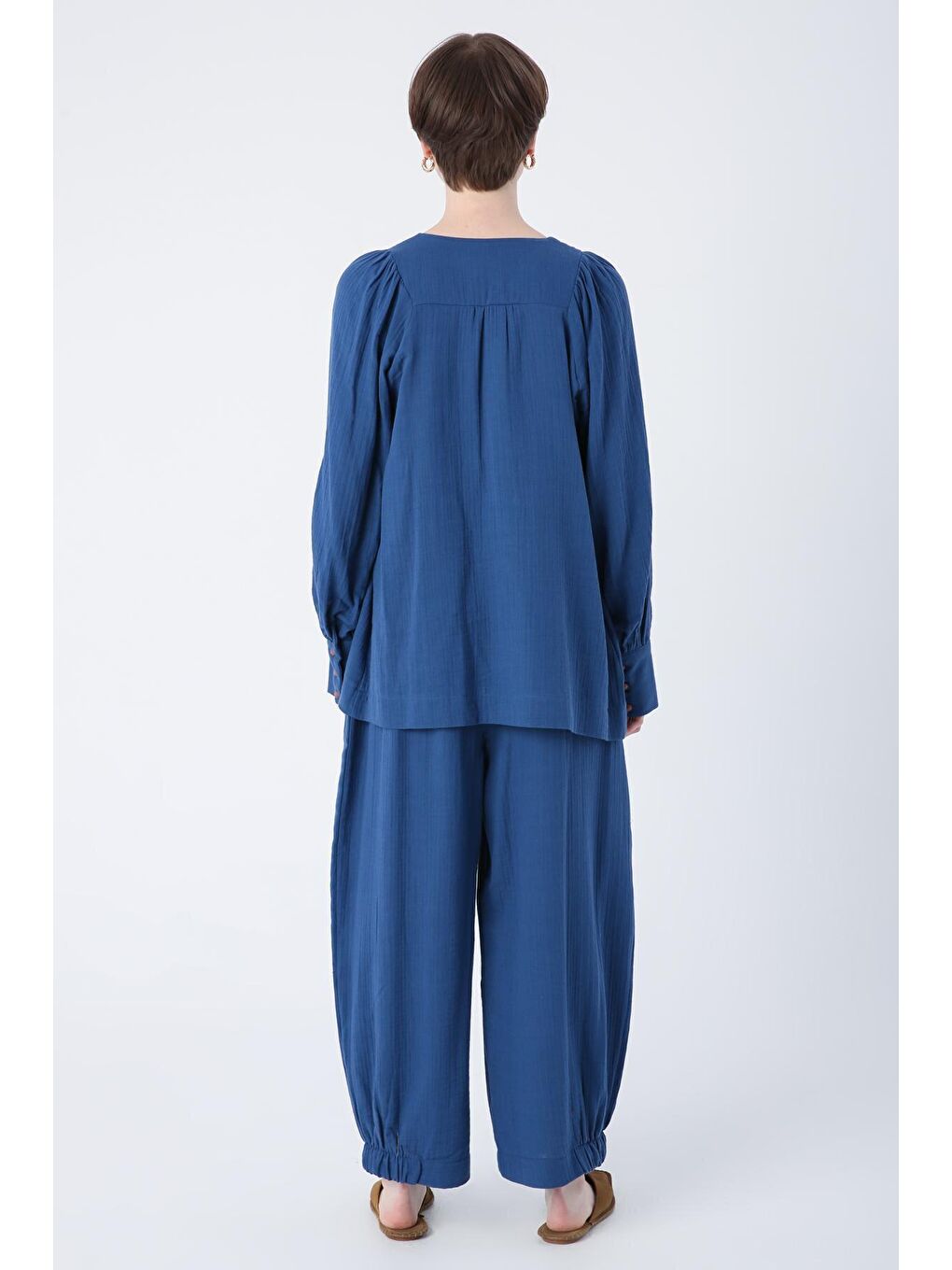 İndigo Yarım Patlı Büzgülü %100 Pamuk Bisiklet Yaka Bluz-3