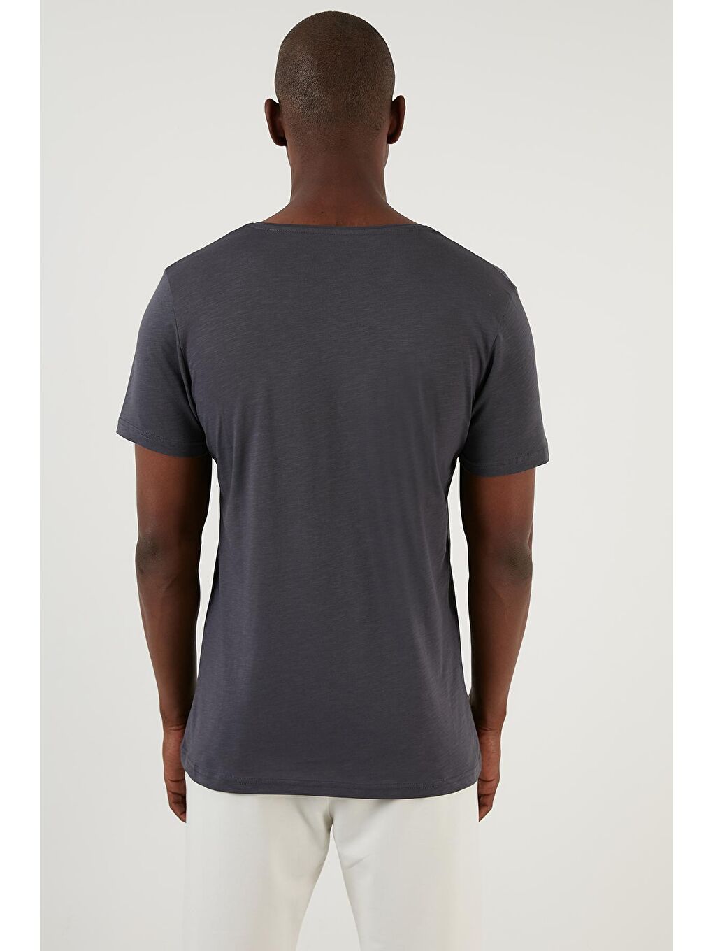 Antrasit Pamuklu Bisiklet Yaka Regular Fit Cepli Tişört 5902274-4