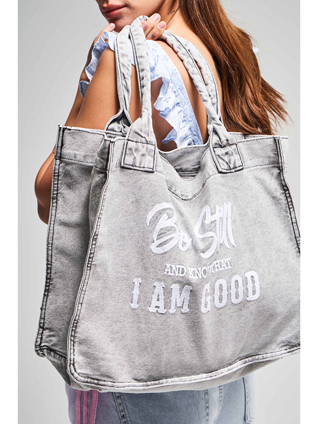 Mavi Askılı Koyu Jean Rengi Körüklü İki Cepli Denim Çanta-3